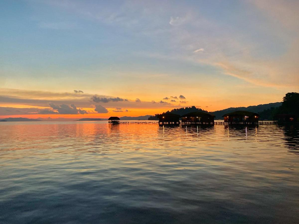 Coriana Dive Resort Waisai エクステリア 写真